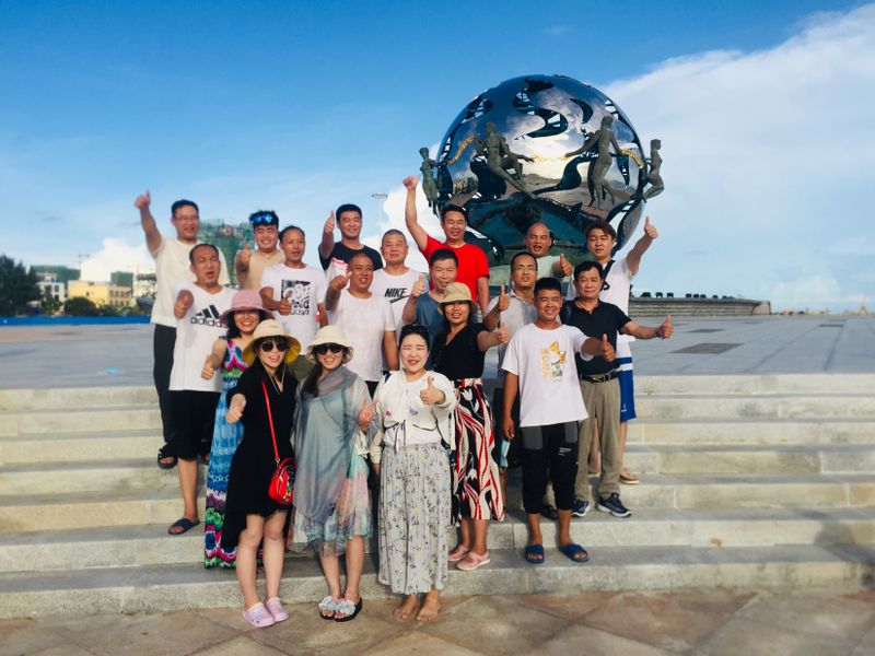 　　放飛心情，感受*美旅行